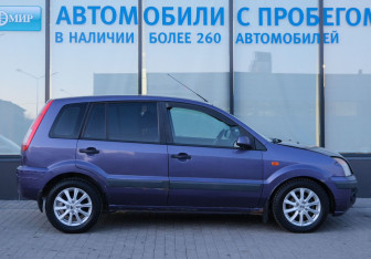 Подержанный автомобиль Ford Fusion 2006 года (6 фото)