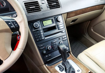 Подержанный автомобиль Volvo XC90 2011 года (9 фото)