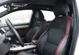 Подержанный автомобиль Geely Coolray 2023 года (17 фото)