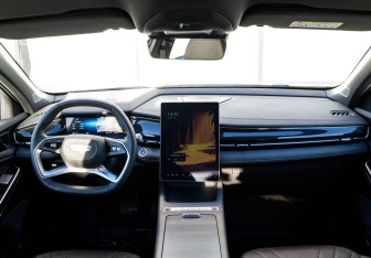 Подержанный автомобиль Geely Preface 2024 года (12 фото)