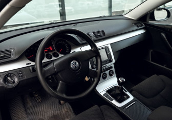 Подержанный автомобиль Volkswagen Passat Wagon 2008 года (14 фото)