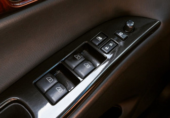 Подержанный автомобиль Infiniti EX 2011 года (14 фото)