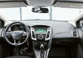 Подержанный автомобиль Ford Focus Wagon 2017 года (12 фото)