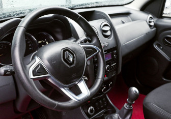 Подержанный автомобиль Renault Duster 2019 года (13 фото)