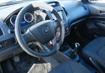 Подержанный автомобиль Geely GC6 2014 года (9 фото)