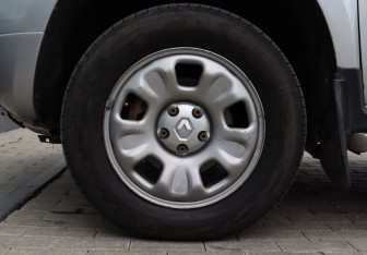 Подержанный автомобиль Renault Duster 2012 года (18 фото)
