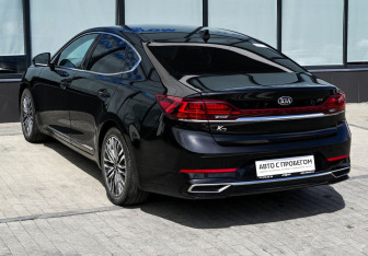 Подержанный автомобиль Kia K7 2020 года (3 фото)
