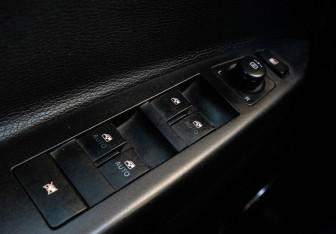 Подержанный автомобиль Opel Antara 2013 года (17 фото)