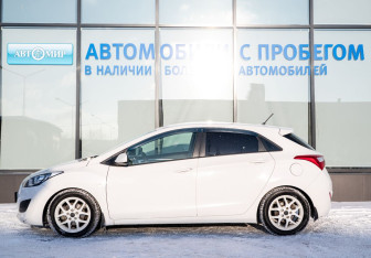 Подержанный автомобиль Hyundai i30 Hatchback 2013 года (2 фото)