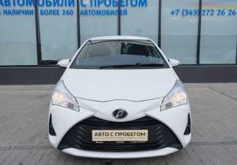 Подержанный автомобиль Toyota Vitz 2018 года (8 фото)