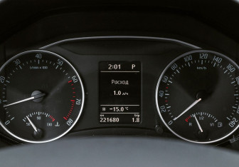 Подержанный автомобиль Skoda Octavia Liftback 2012 года (18 фото)