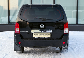 Подержанный автомобиль Nissan Pathfinder 2008 года (4 фото)