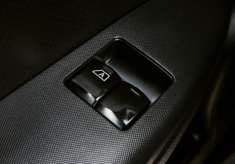 Подержанный автомобиль Nissan Note 2011 года (12 фото)