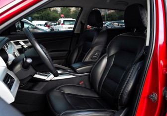 Подержанный автомобиль Geely Atlas 2021 года (15 фото)