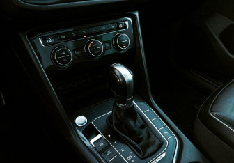 Подержанный автомобиль Volkswagen Tiguan 2018 года (9 фото)