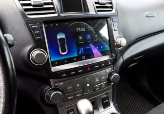 Подержанный автомобиль Toyota Highlander 2012 года (11 фото)