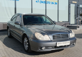 Подержанный автомобиль Hyundai Sonata 2006 года (7 фото)