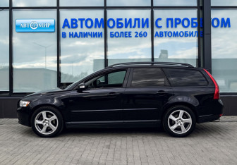 Подержанный автомобиль Volvo V50 2007 года (2 фото)
