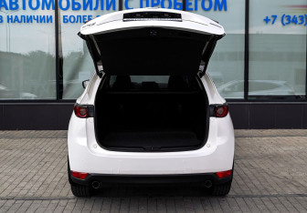 Подержанный автомобиль Mazda CX-5 2020 года (19 фото)