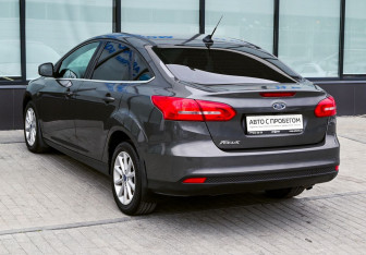 Подержанный автомобиль Ford Focus Sedan 2017 года (3 фото)