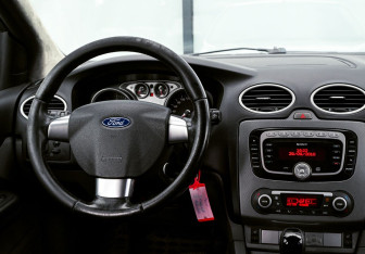 Подержанный автомобиль Ford Focus Hatchback 2009 года (16 фото)