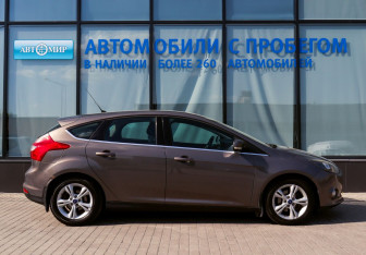 Подержанный автомобиль Ford Focus Hatchback 2013 года (6 фото)