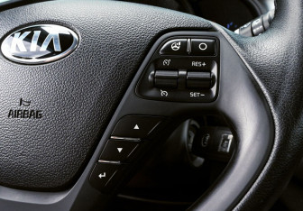Подержанный автомобиль Kia Ceed Hatchback 2015 года (12 фото)