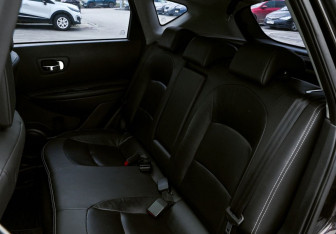 Подержанный автомобиль Nissan Qashqai 2013 года (16 фото)