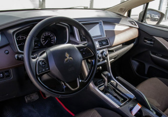 Подержанный автомобиль Mitsubishi Xpander 2022 года (13 фото)