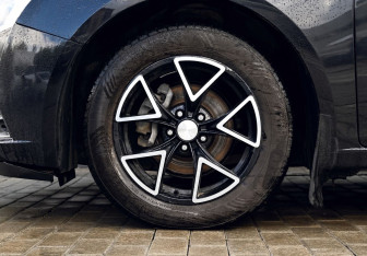 Подержанный автомобиль Chevrolet Cruze Hatchback 2012 года (19 фото)