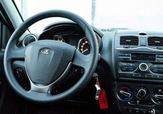 Подержанный автомобиль LADA (ВАЗ) Granta Liftback 2025 года (10 фото)