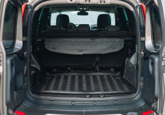 Подержанный автомобиль LADA (ВАЗ) Largus Wagon 2021 года (16 фото)