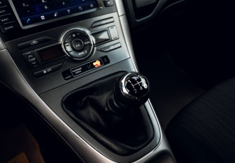 Подержанный автомобиль Toyota Auris Hatchback 2008 года (12 фото)