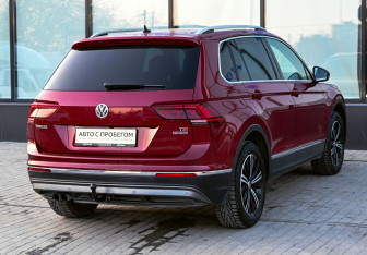 Подержанный автомобиль Volkswagen Tiguan 2018 года (5 фото)