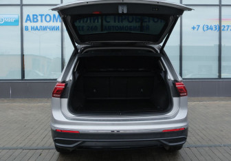 Подержанный автомобиль Volkswagen Tiguan 2021 года (19 фото)