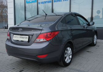 Подержанный автомобиль Hyundai Solaris Sedan 2013 года (5 фото)