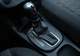 Подержанный автомобиль Opel Corsa 2012 года (12 фото)