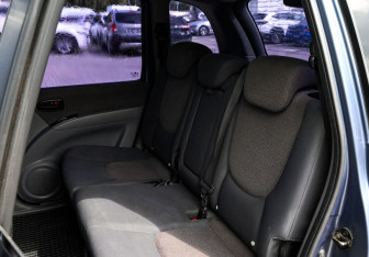 Подержанный автомобиль Hyundai Matrix 2004 года (16 фото)