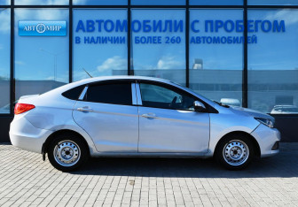Подержанный автомобиль Haima M3 2014 года (6 фото)