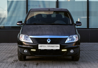 Подержанный автомобиль Renault Logan Sedan 2011 года (8 фото)