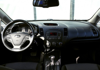 Подержанный автомобиль Kia Cerato Sedan 2015 года (18 фото)