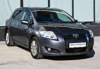 Подержанный автомобиль Toyota Auris Hatchback 2009 года (7 фото)
