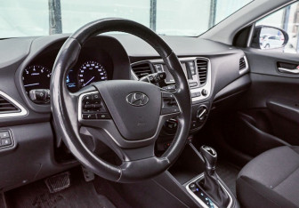 Подержанный автомобиль Hyundai Solaris Sedan 2017 года (10 фото)