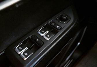 Подержанный автомобиль Geely Okavango 2022 года (15 фото)