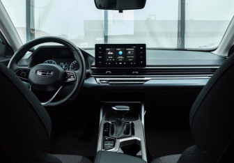 Подержанный автомобиль Geely Emgrand 2023 года (11 фото)