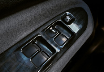 Подержанный автомобиль Mitsubishi Lancer Sedan 2004 года (10 фото)