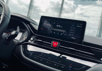 Подержанный автомобиль Москвич 3 2023 года (14 фото)