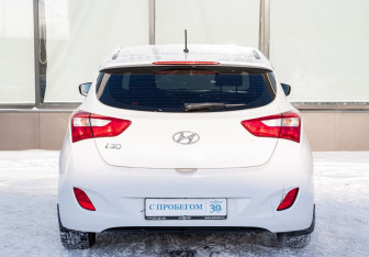 Подержанный автомобиль Hyundai i30 Hatchback 2013 года (4 фото)