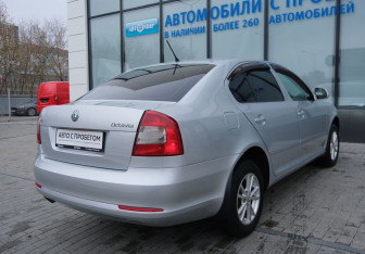 Подержанный автомобиль Skoda Octavia Liftback 2012 года (5 фото)