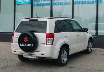 Подержанный автомобиль Suzuki Grand Vitara 2011 года (5 фото)